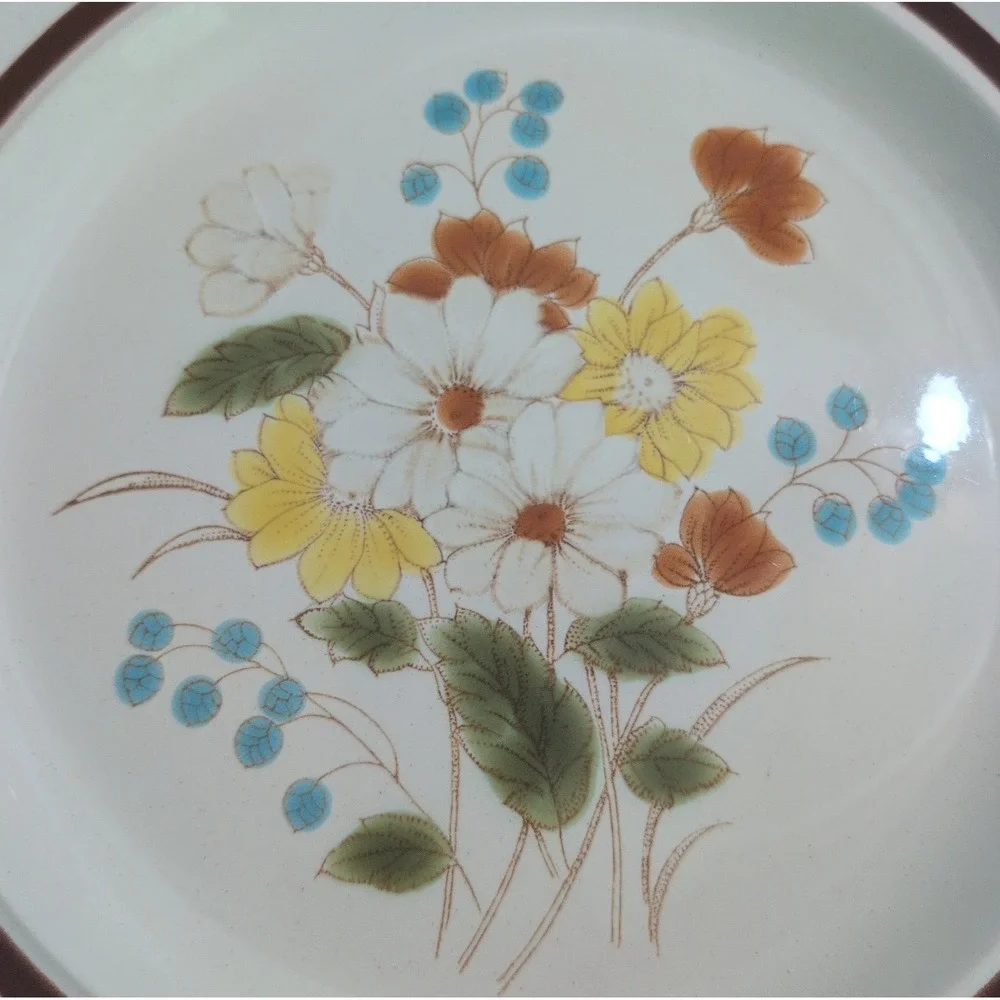 Vintage Four Seasons Collection Early Summer Stoneware Dinner One Plate 10.75